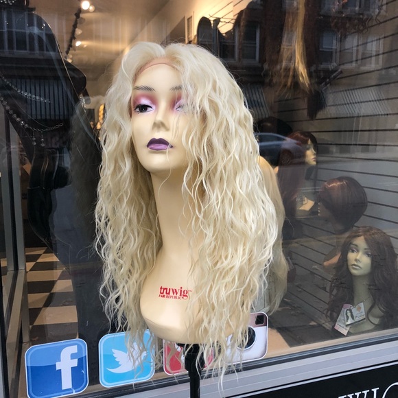 Blonde curly wig Lace 613 Hairloss 2026 Wig - Picture 6 of 8